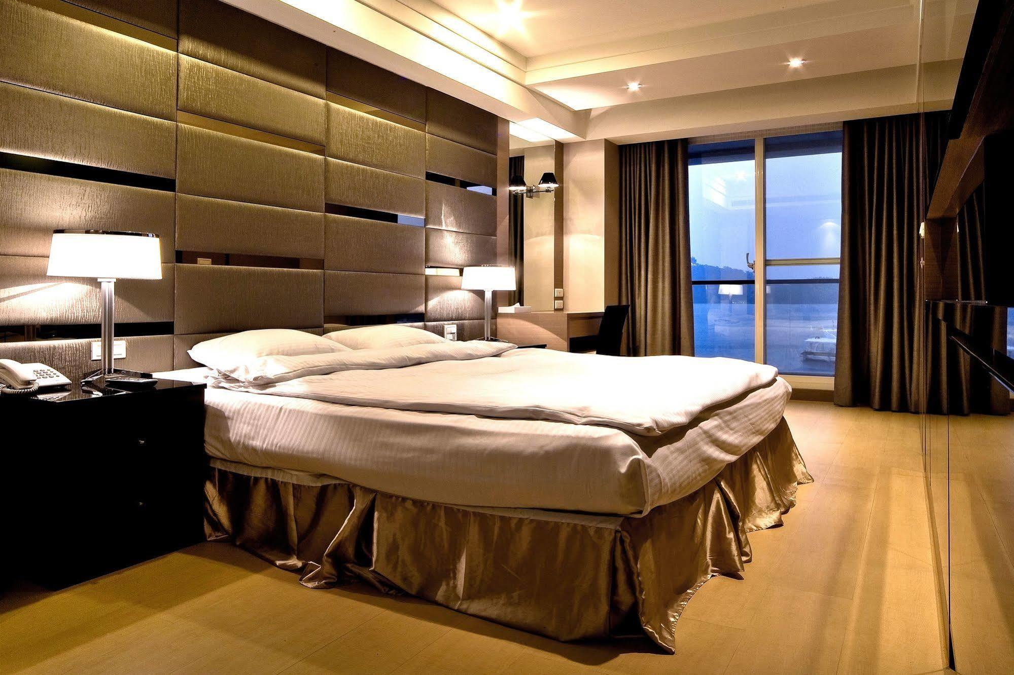 Spa Home Sun Moon Lake Luxury Lakeside Hotel Yuchi Extérieur photo